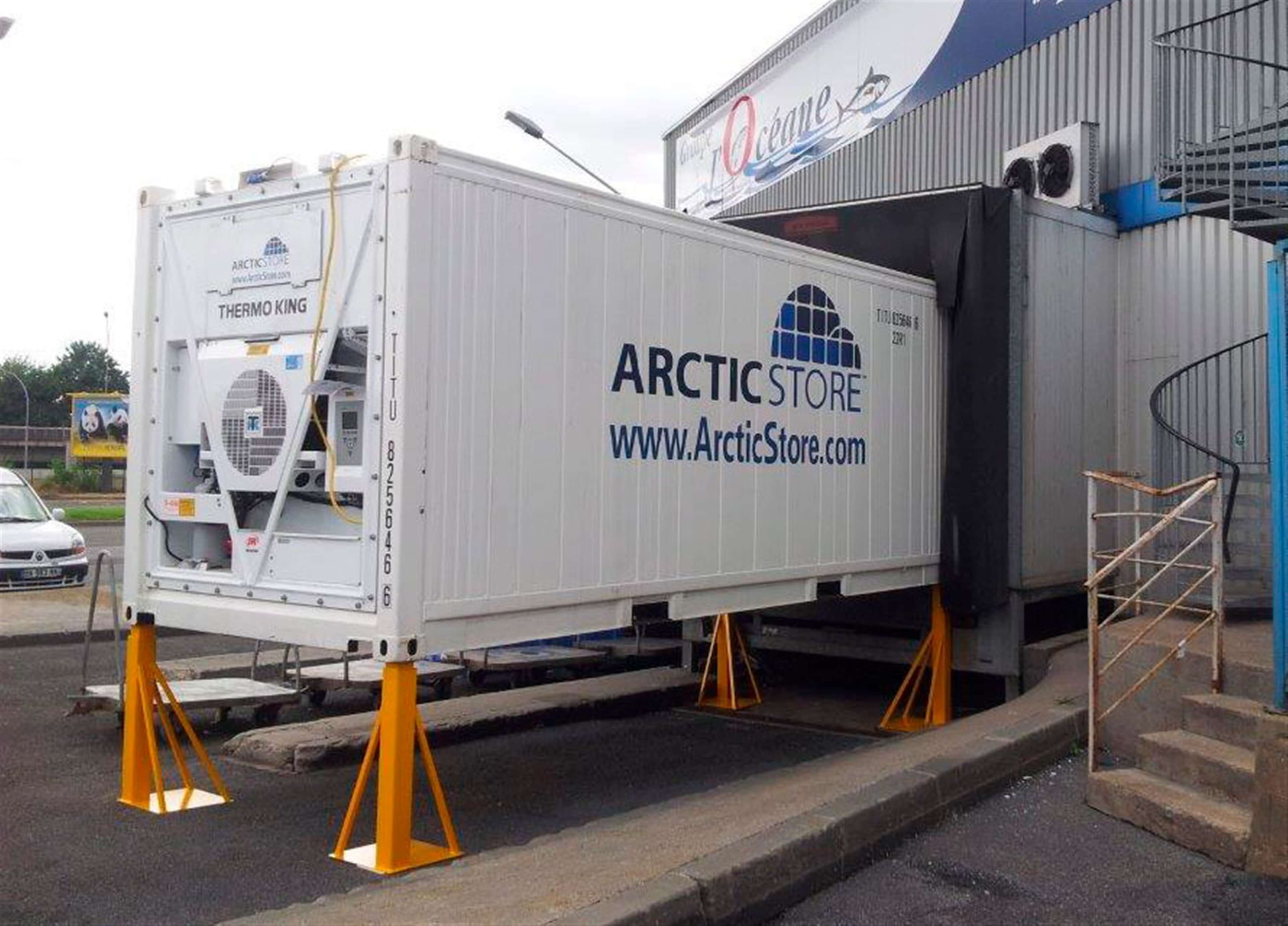 Arcticstore Container with support legs - TITAN Containers